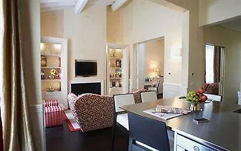 Platinhome Hotel *