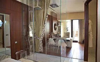 Platinhome Hotel